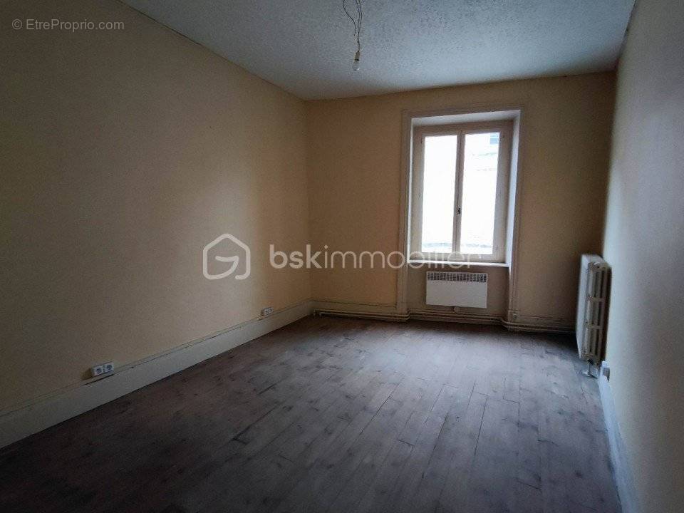 Appartement à SAINT-GERMAIN-LAVAL