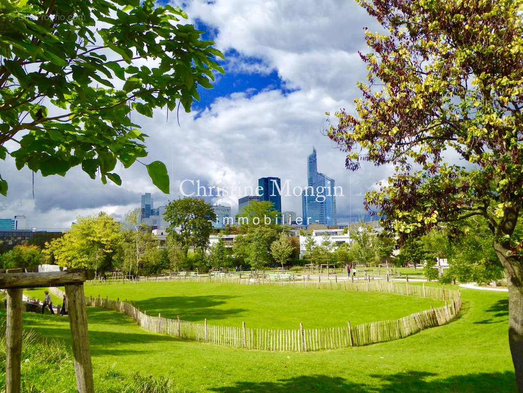 Appartement à NEUILLY-SUR-SEINE