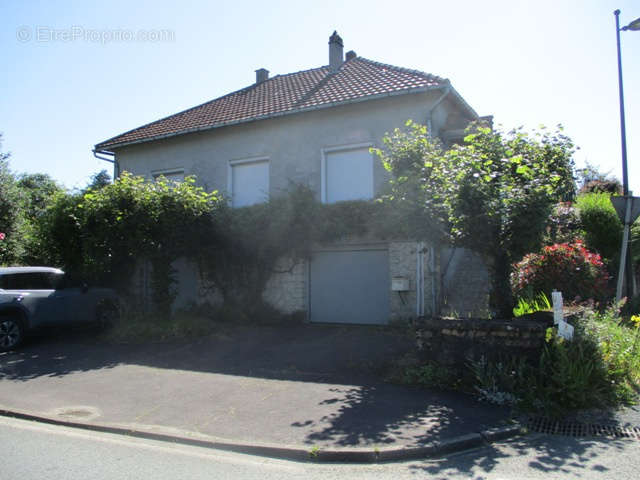 Maison à LANOUAILLE