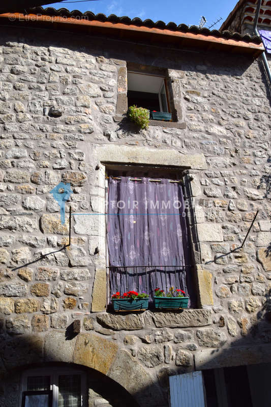 Maison à MONTPEZAT-SOUS-BAUZON