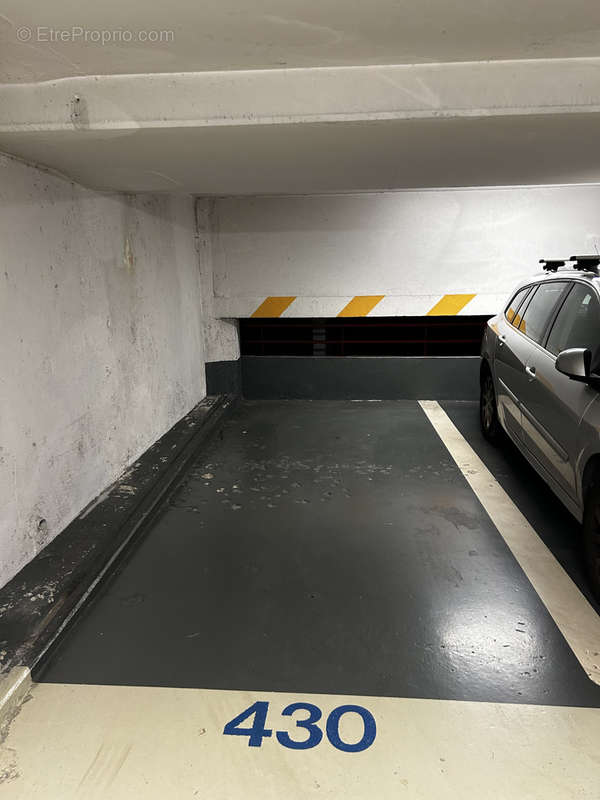 Parking à PARIS-20E