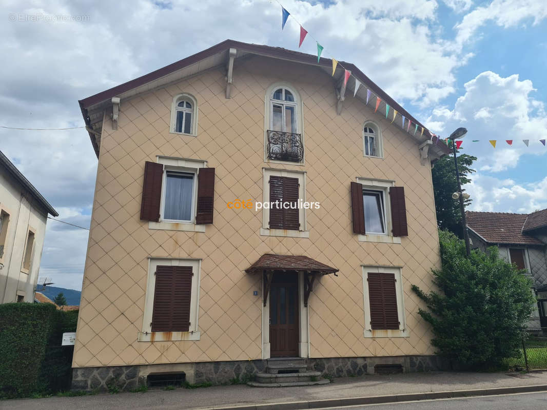 Maison à LE THILLOT