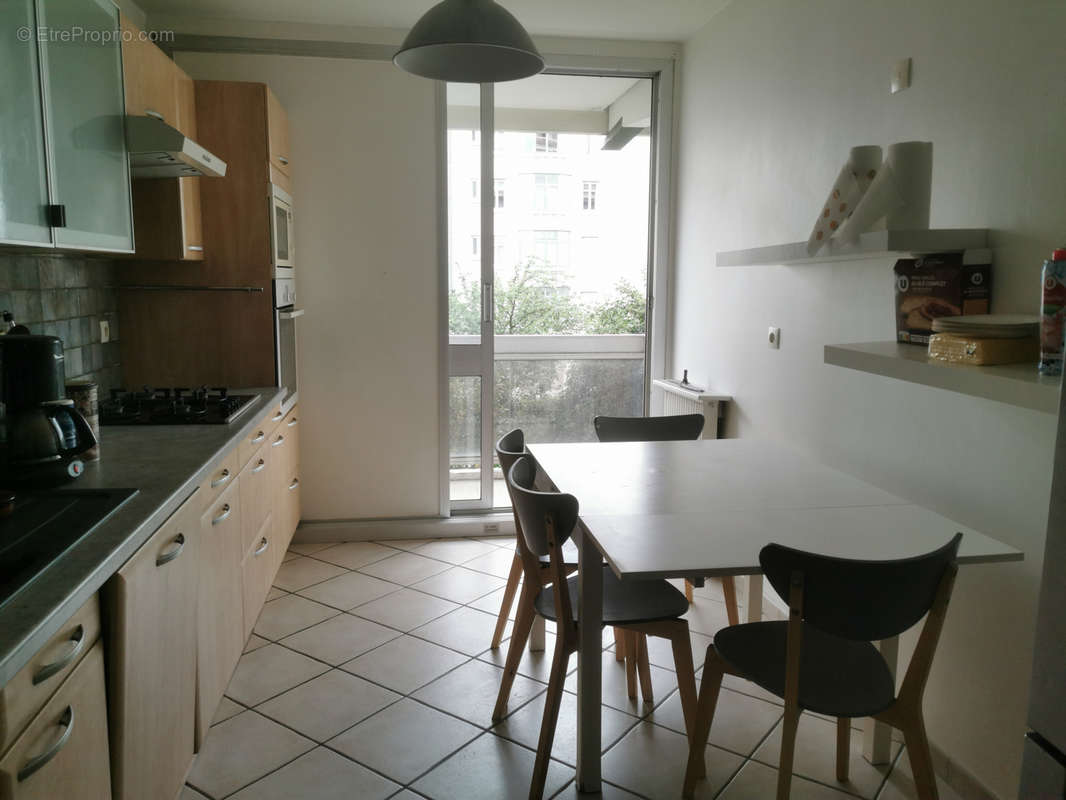 Appartement à LYON-8E