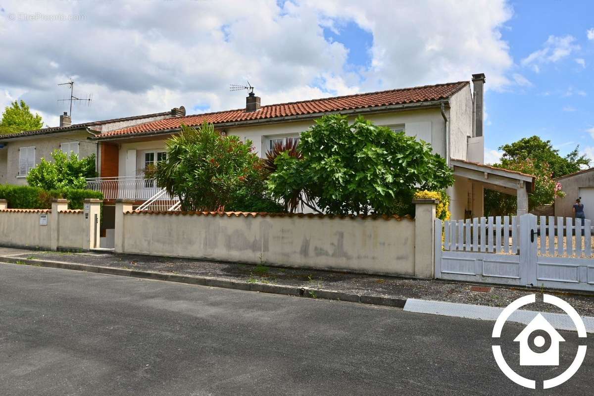 Maison à COGNAC