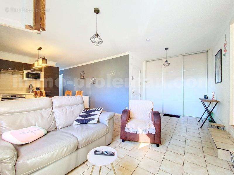 Appartement_T3_Transformé_en T2_Marnaz_proche_Commerces_frontières_suisse_Genève_axes_autoroutiers_calme_verdoyant_sejour_ideal_Invesstisseurs - Appartement à MARNAZ