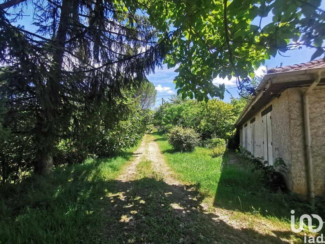 Photo 3 - Maison à TERRASSON-LAVILLEDIEU