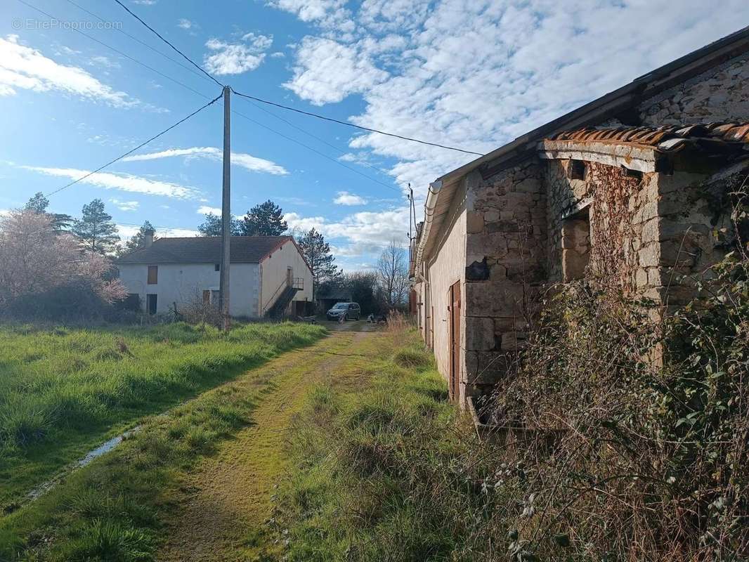 Maison à MONTMORILLON