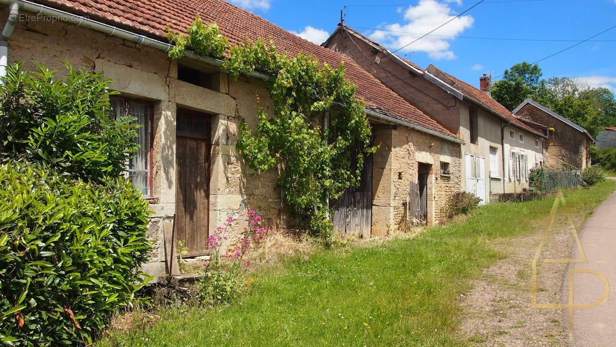 Maison à MARCILLY-OGNY