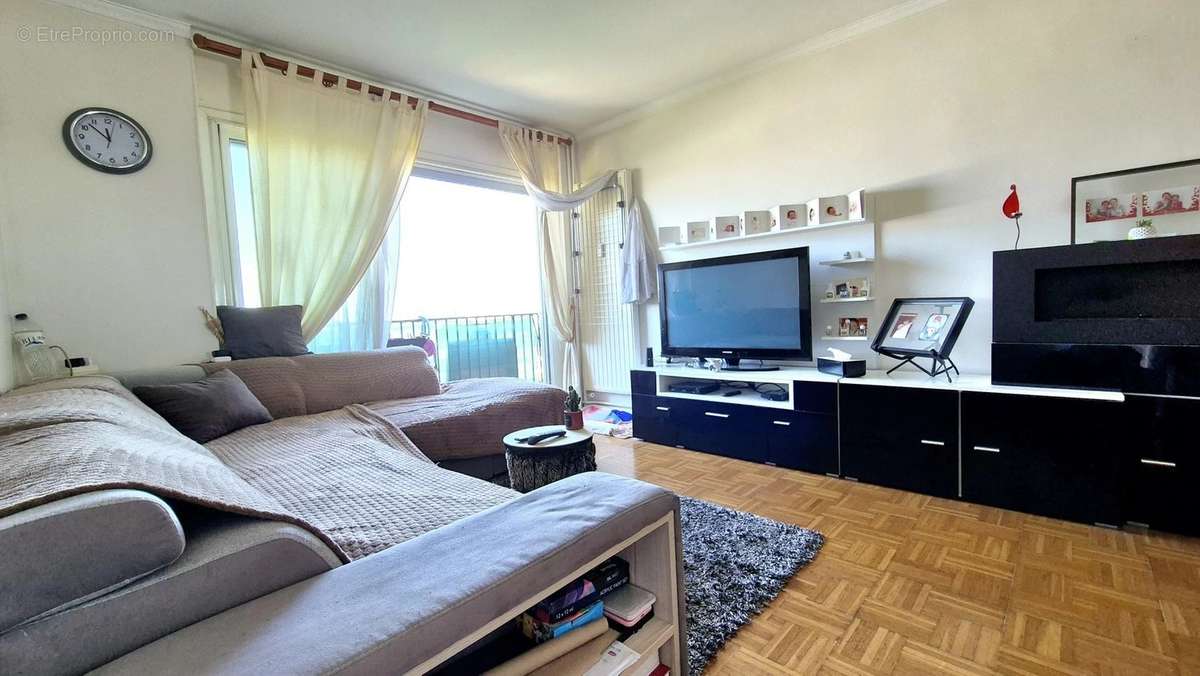 Appartement à ISSY-LES-MOULINEAUX