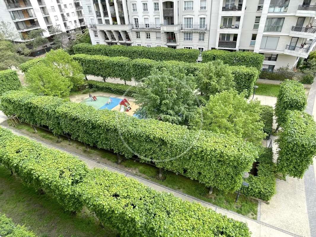 Appartement à COURBEVOIE