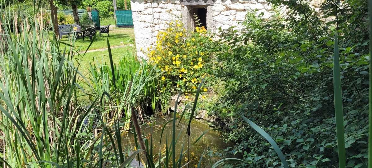 Maison à MONTAIGU-DE-QUERCY