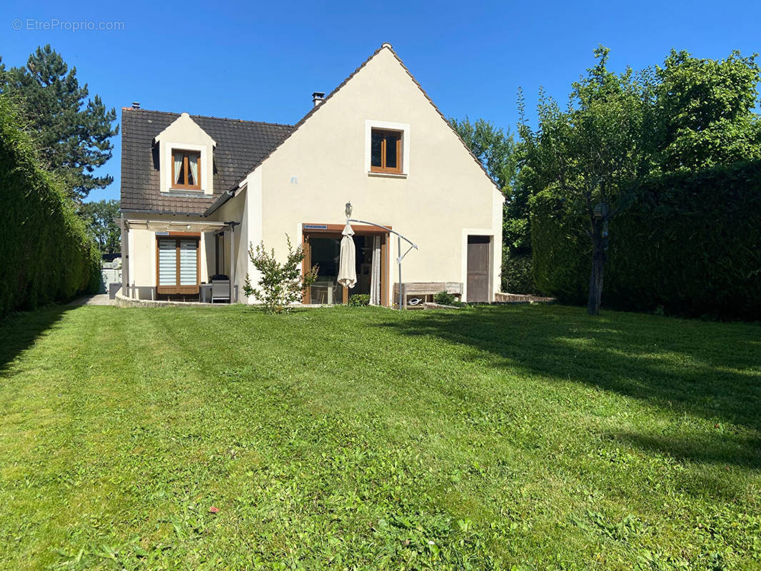 Maison à SAINTRY-SUR-SEINE