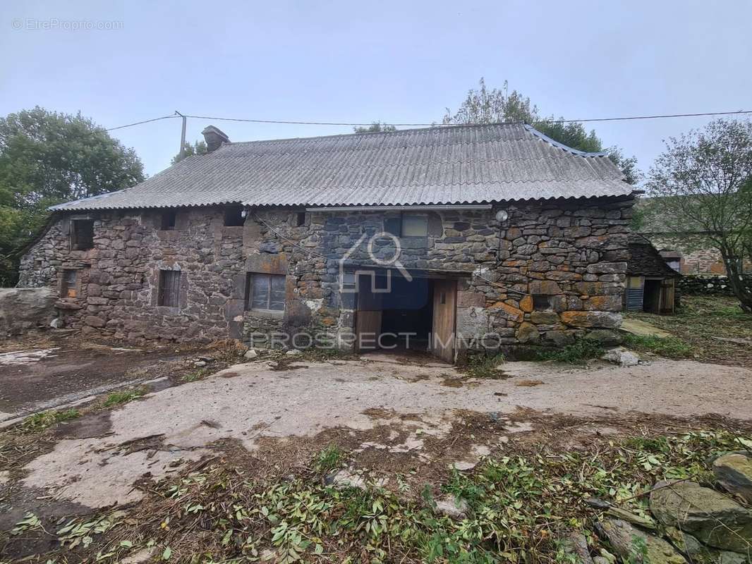 Maison à SAINT-CHELY-D&#039;AUBRAC