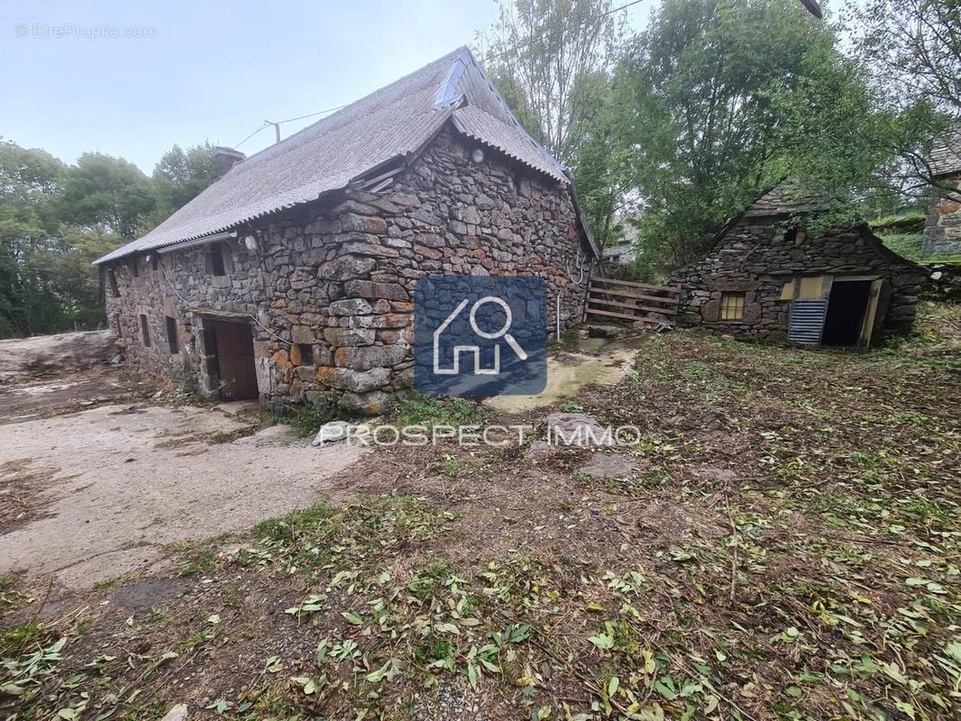 Maison à SAINT-CHELY-D&#039;AUBRAC