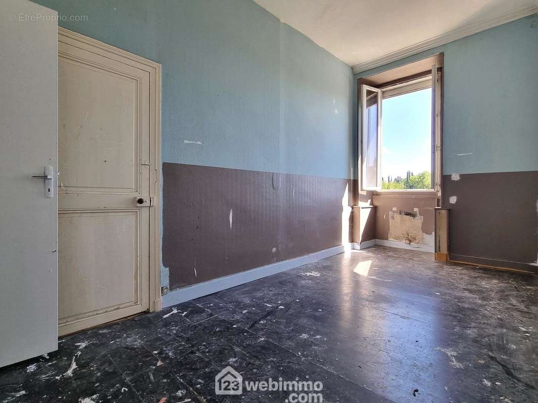 De 13 et 17 m2, - Appartement à POITIERS