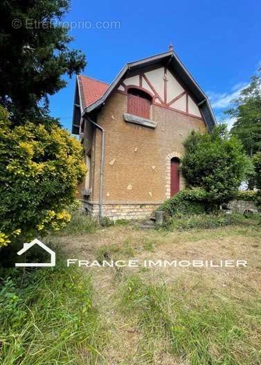 Maison à SAINT-MAUR-DES-FOSSES