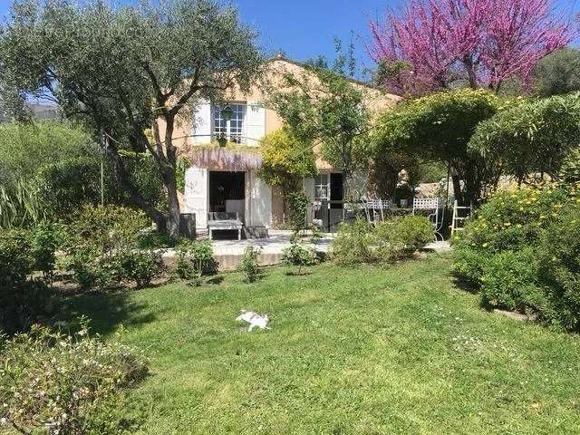 Maison à CHATEAUNEUF-GRASSE