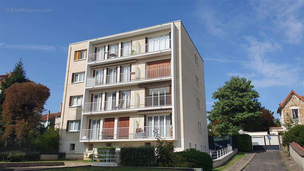 Appartement à LE PERREUX-SUR-MARNE