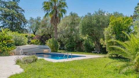 Maison à MOUGINS