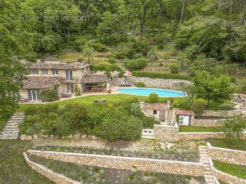 Maison à TOURRETTES-SUR-LOUP