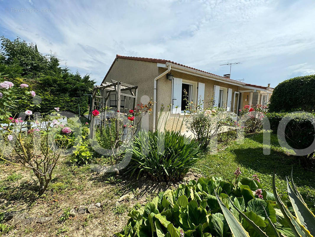 Maison à LIVRON-SUR-DROME