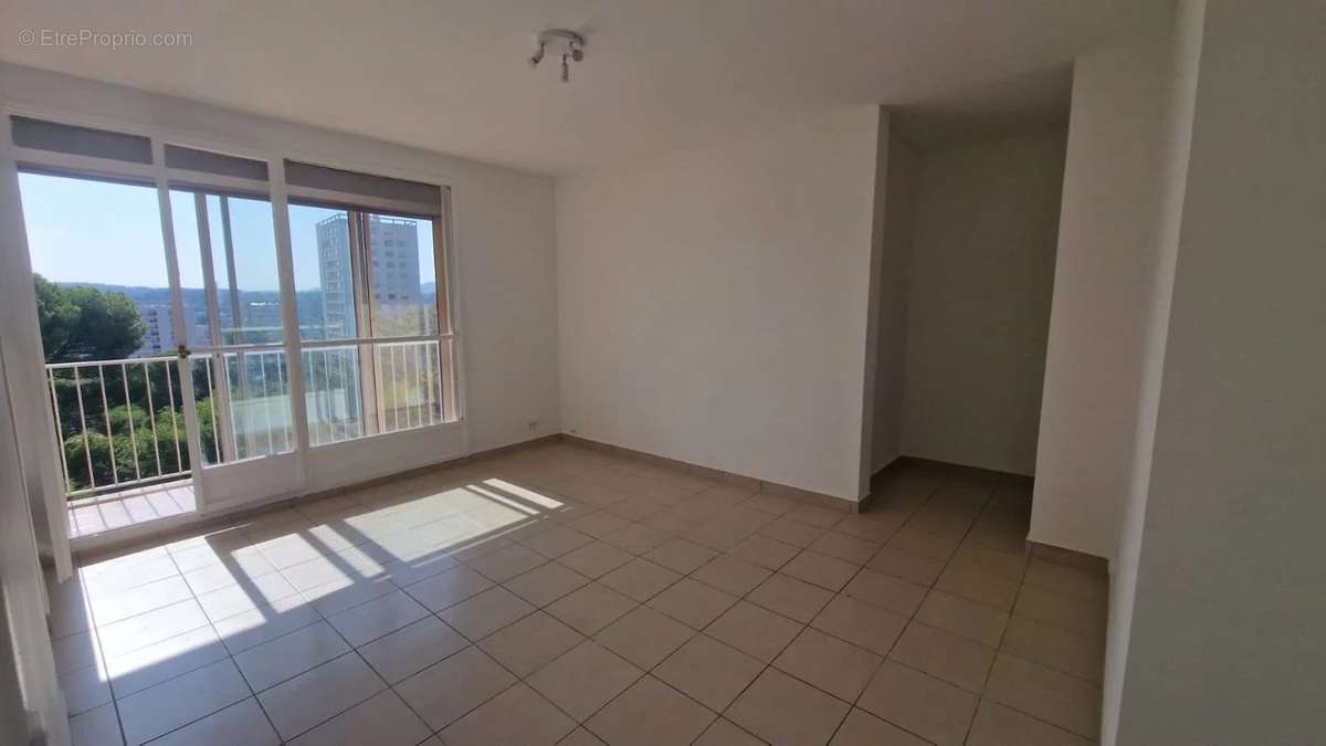 Appartement à MARSEILLE-13E