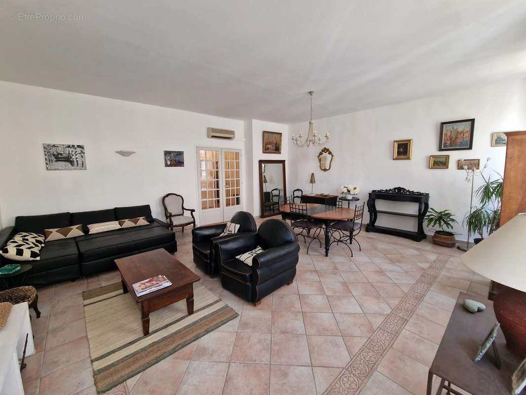 Appartement à MARSEILLE-6E