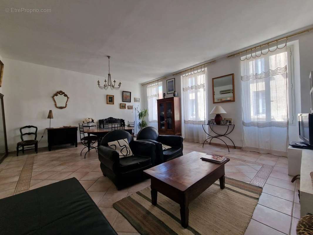 Appartement à MARSEILLE-6E