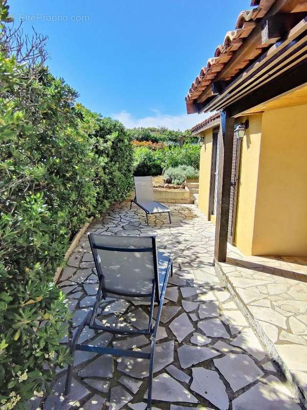 Maison à ROQUEBRUNE-SUR-ARGENS