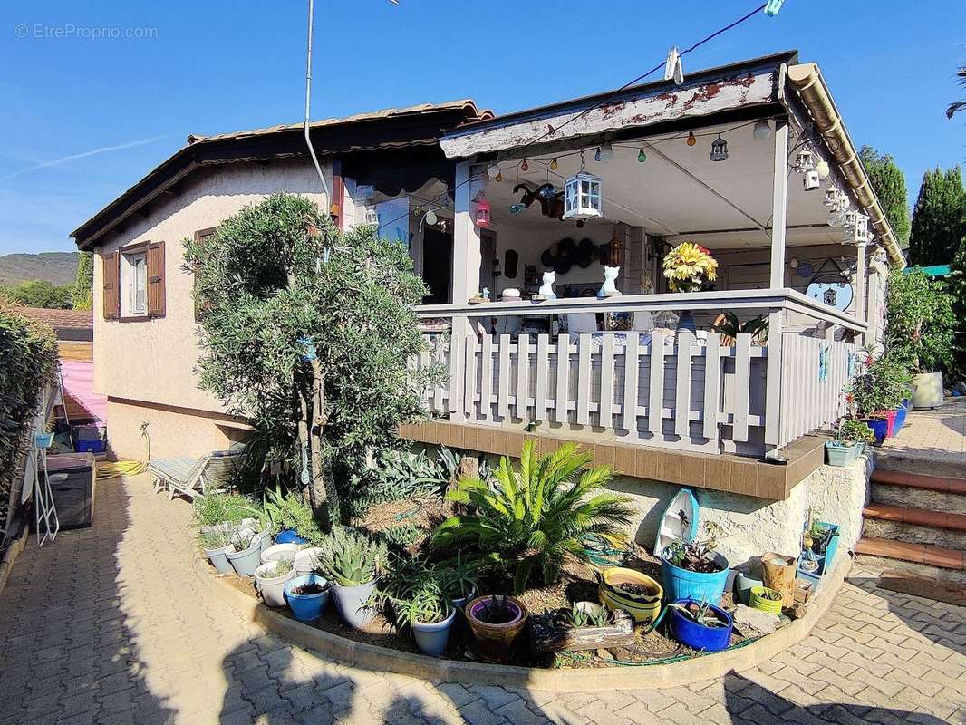 Maison à ROQUEBRUNE-SUR-ARGENS