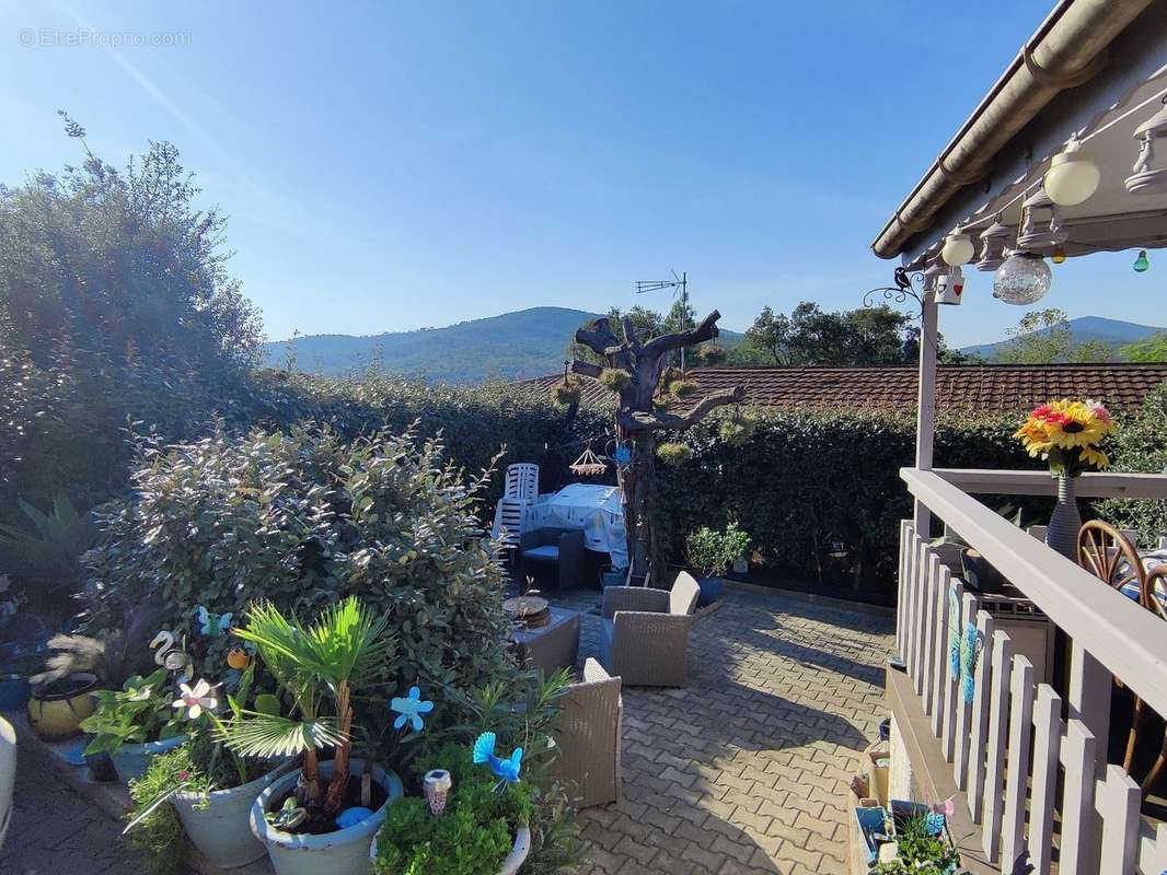 Maison à ROQUEBRUNE-SUR-ARGENS