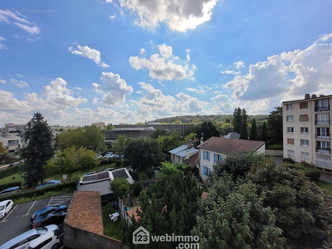 Appartement à LE PLESSIS-ROBINSON