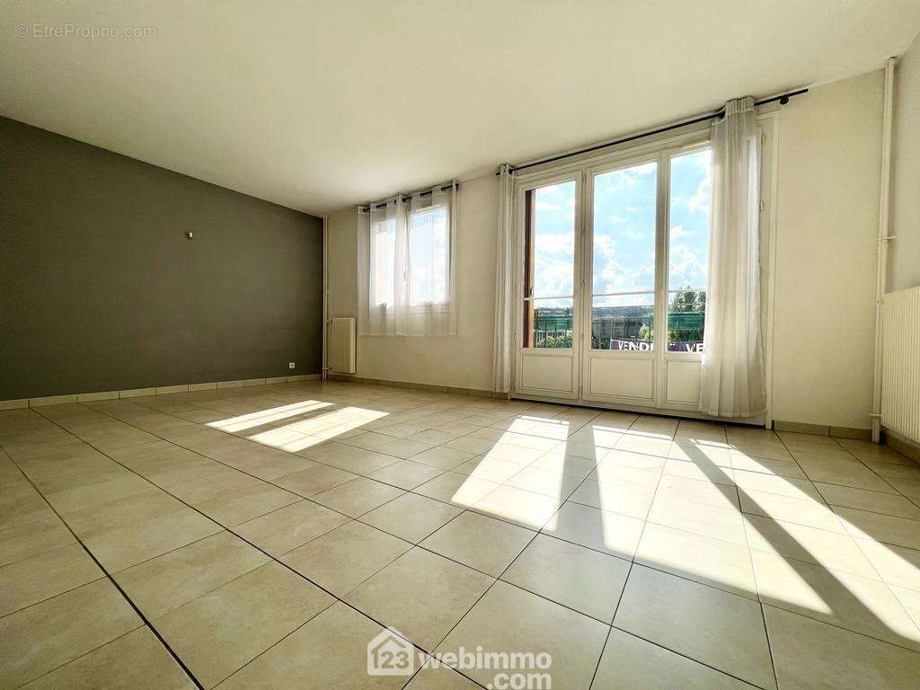 Appartement à LE PLESSIS-ROBINSON