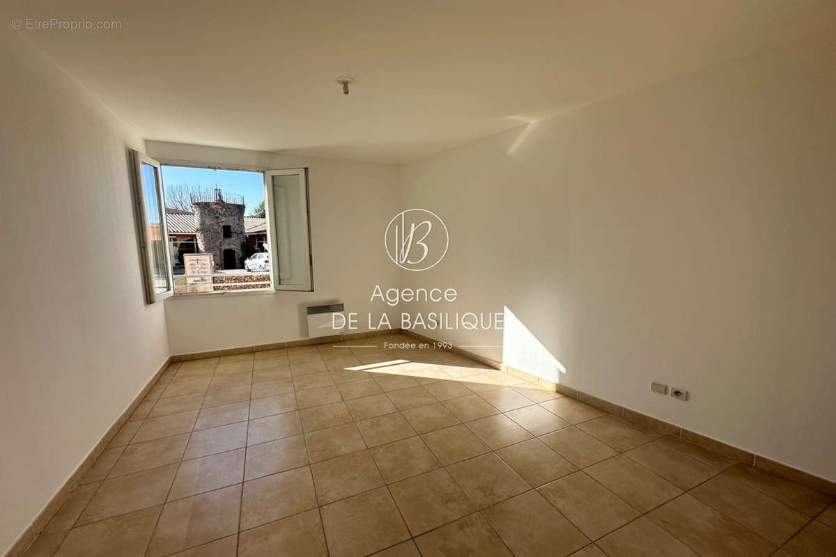 Appartement à SAINT-MAXIMIN-LA-SAINTE-BAUME