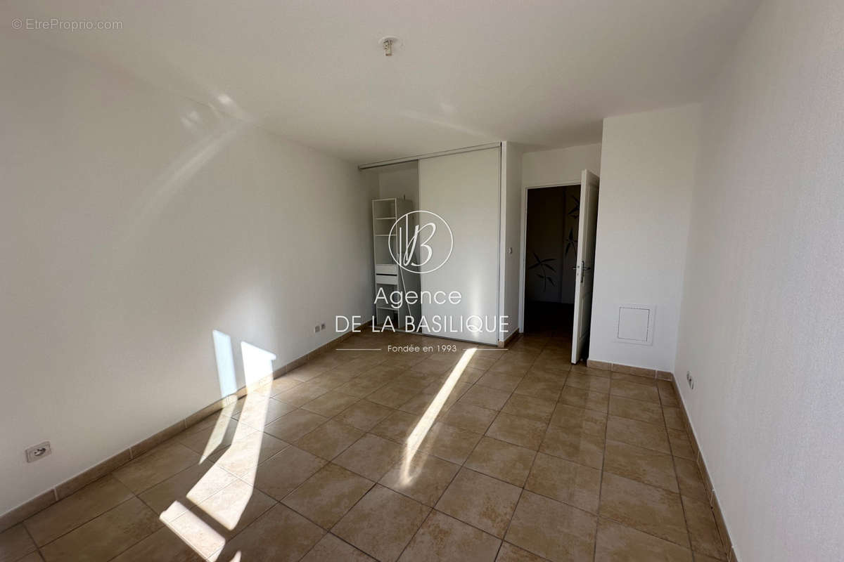 Appartement à SAINT-MAXIMIN-LA-SAINTE-BAUME