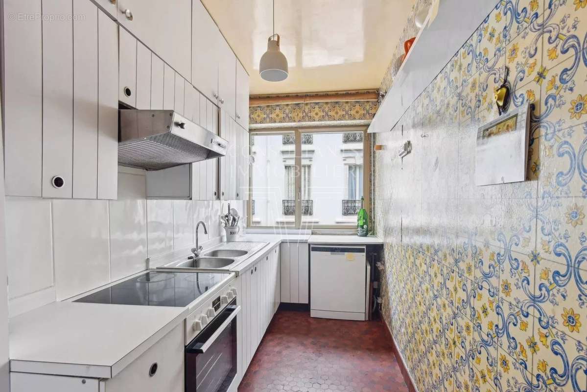 Appartement à PARIS-7E