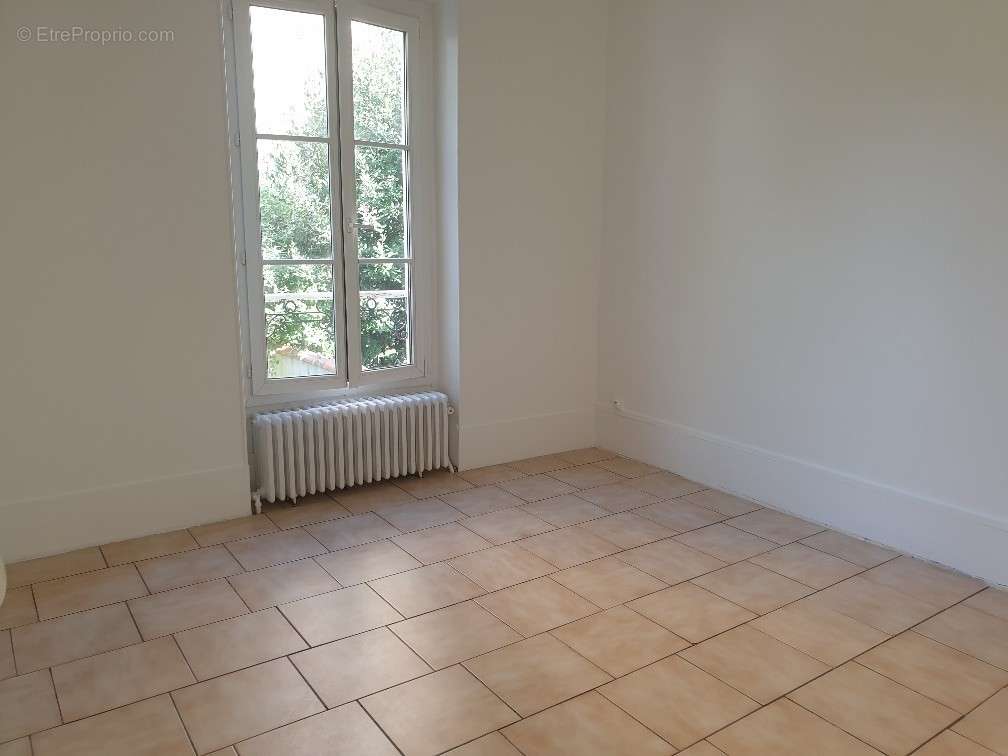 Appartement à CORBEIL-ESSONNES