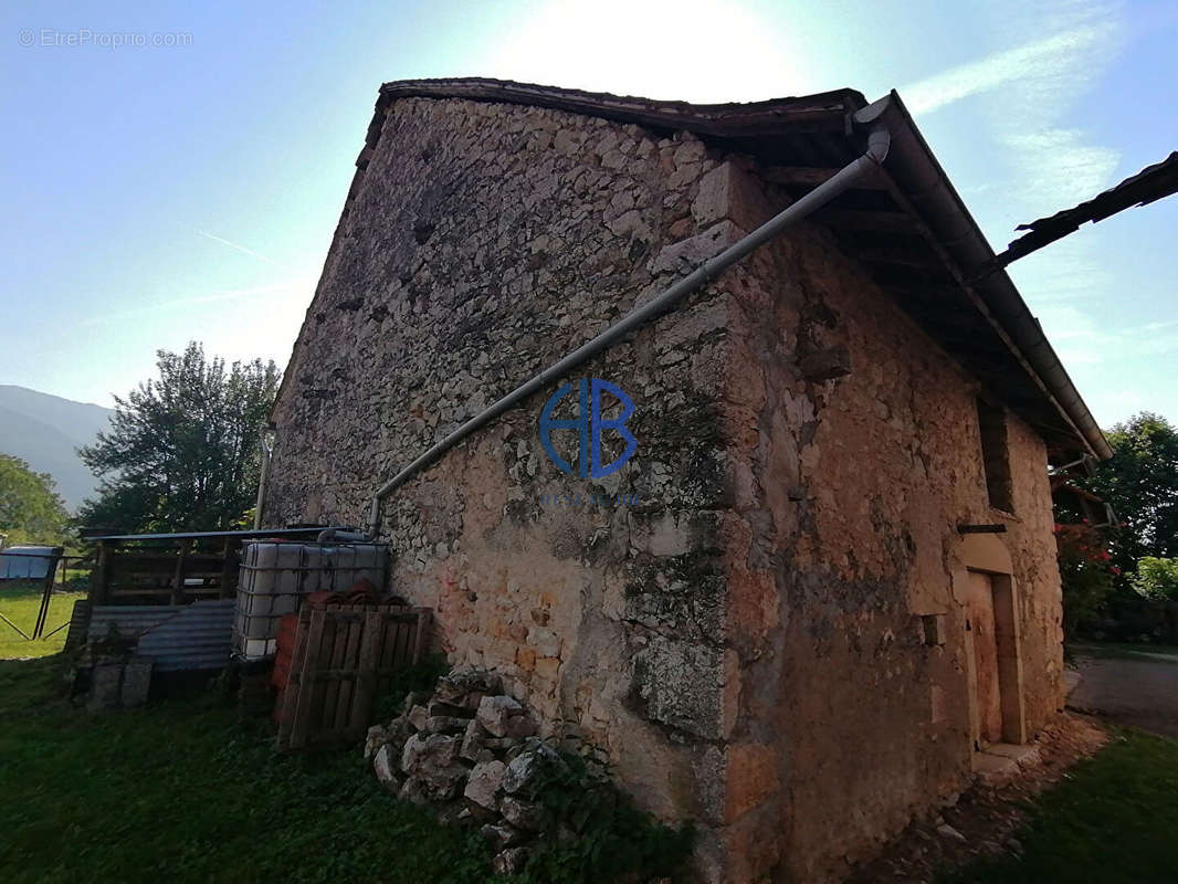 Maison à CEYZERIEU