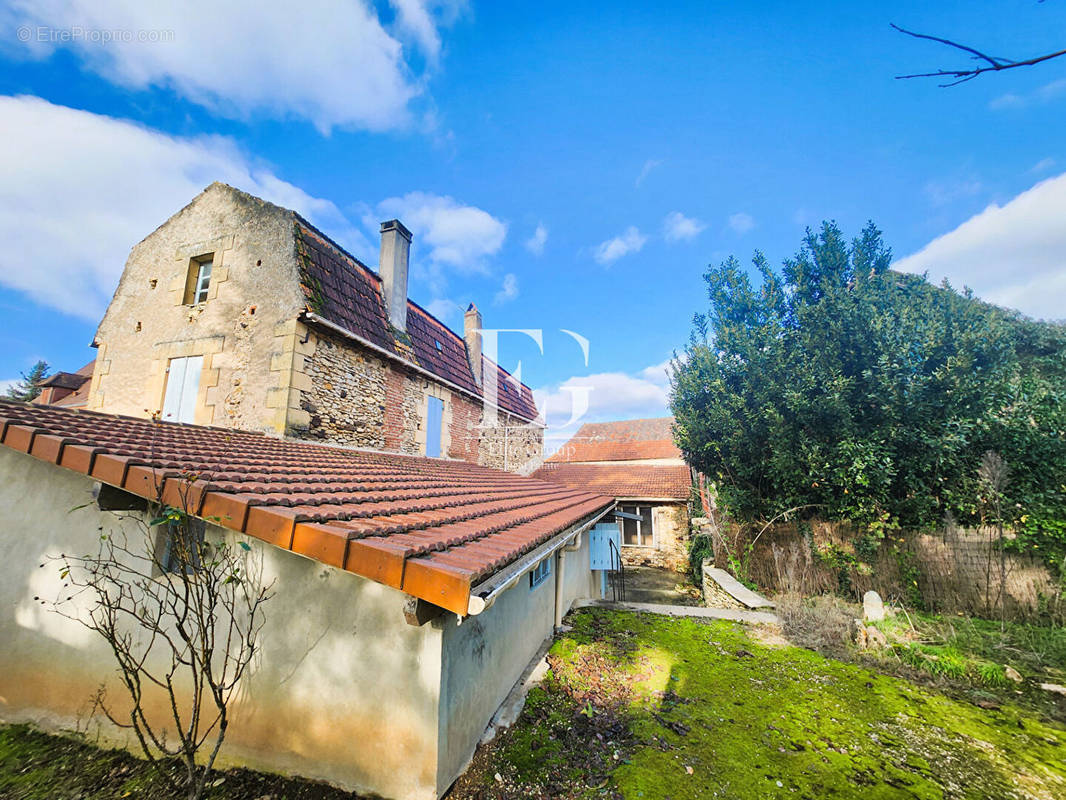 Maison à SIORAC-EN-PERIGORD