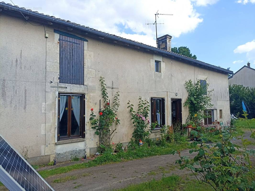 Maison à SAINT-JULIEN-L&#039;ARS