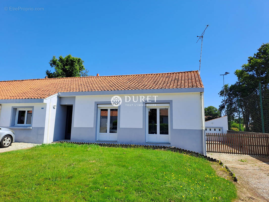 Maison à LES CLOUZEAUX