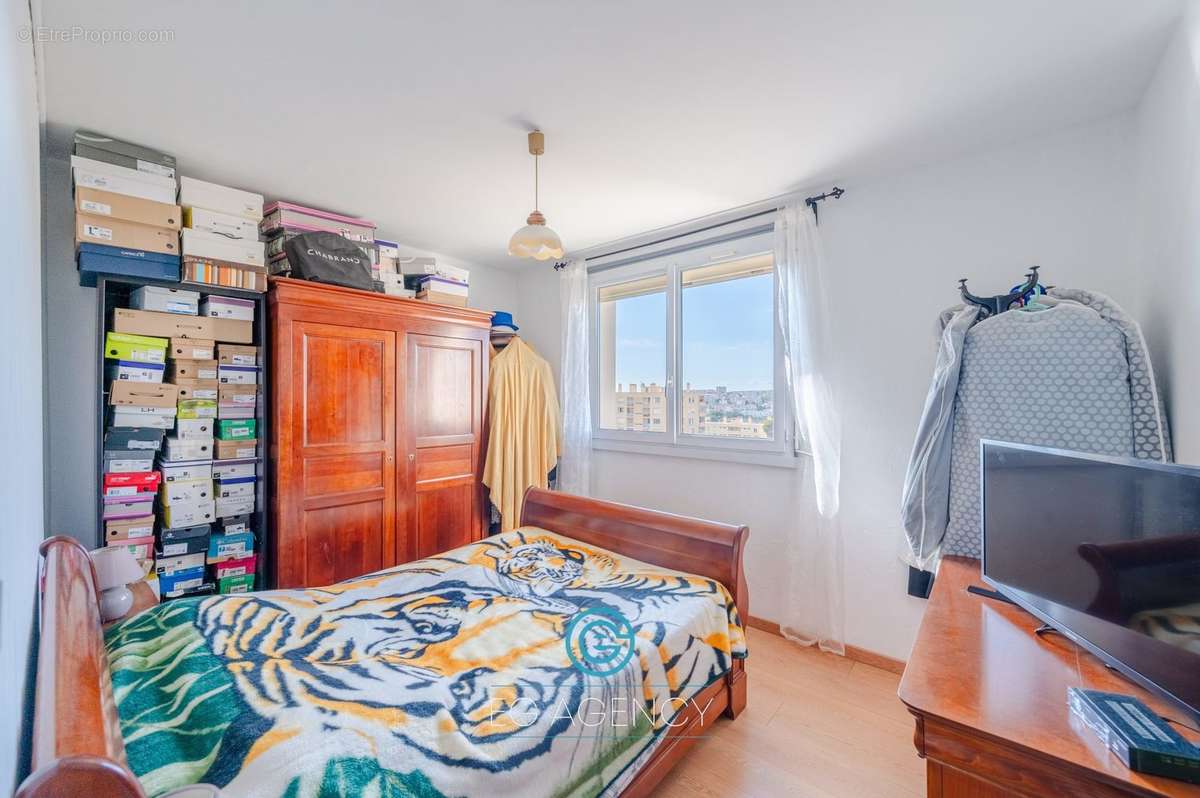 Appartement à MARSEILLE-11E