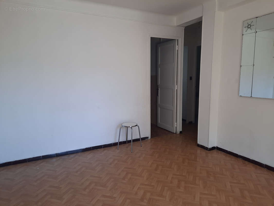 Appartement à MARSEILLE-3E