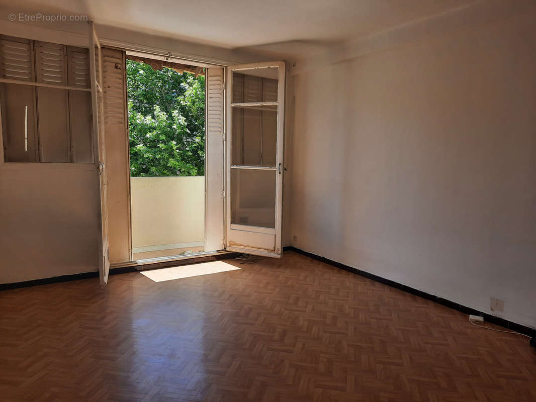 Appartement à MARSEILLE-3E