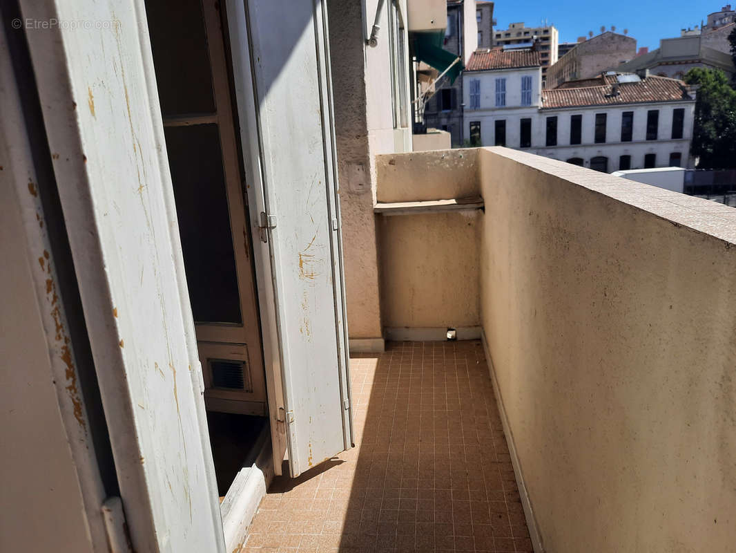 Appartement à MARSEILLE-3E