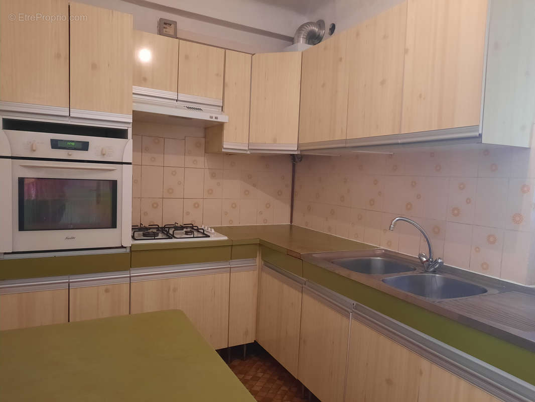 Appartement à MARSEILLE-3E