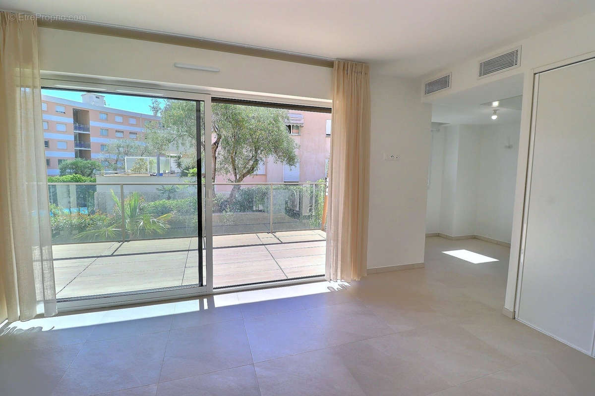 Appartement à ROQUEBRUNE-CAP-MARTIN