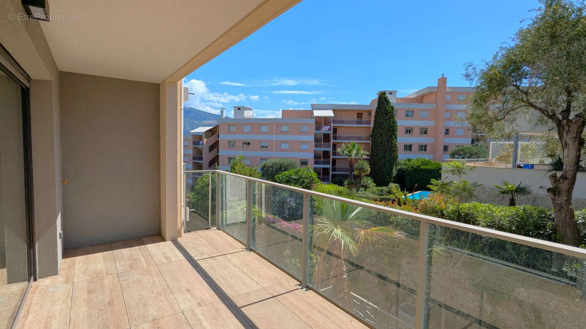 Appartement à ROQUEBRUNE-CAP-MARTIN