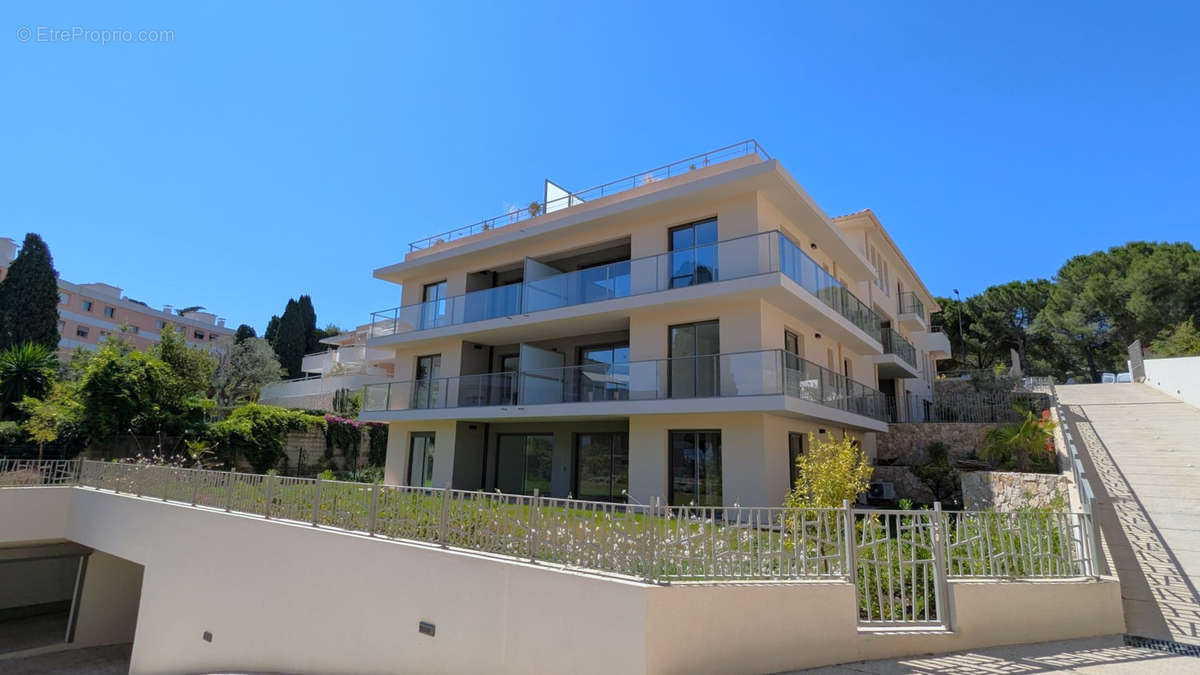 Appartement à ROQUEBRUNE-CAP-MARTIN