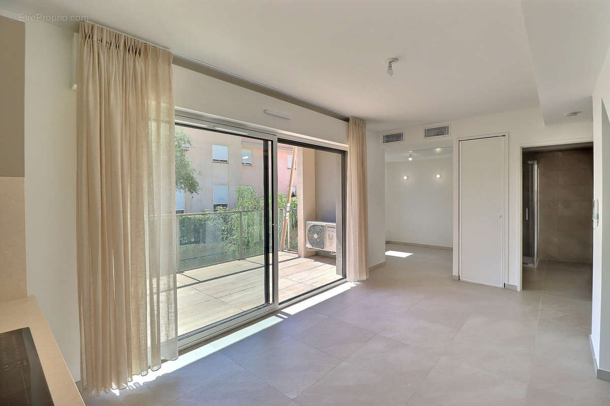 Appartement à ROQUEBRUNE-CAP-MARTIN